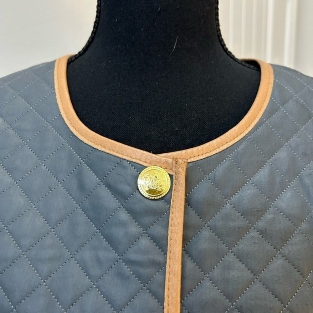 Vintage Diane Gilman Quilted Navy Blazer with Gold Buttons - Picture 5 of 9